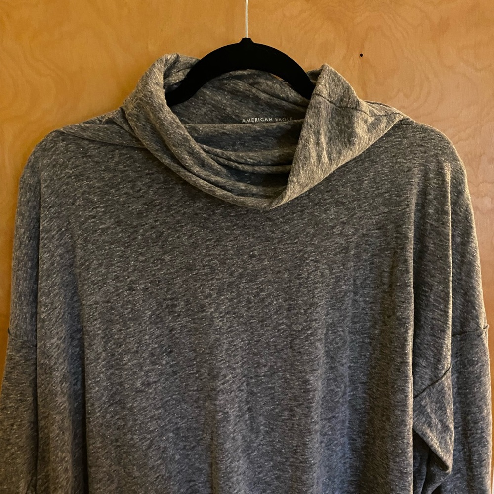 American Eagle Gray Pullover Sweater, Size Small
